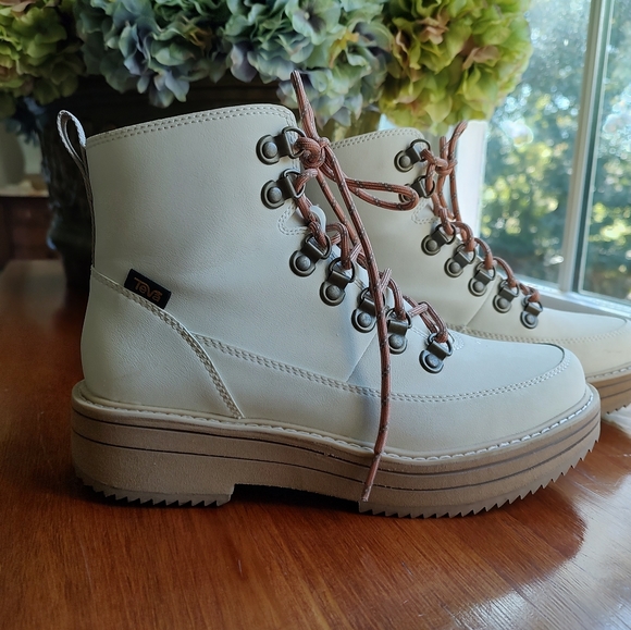 Teva W Midform Boots - Picture 2 of 16